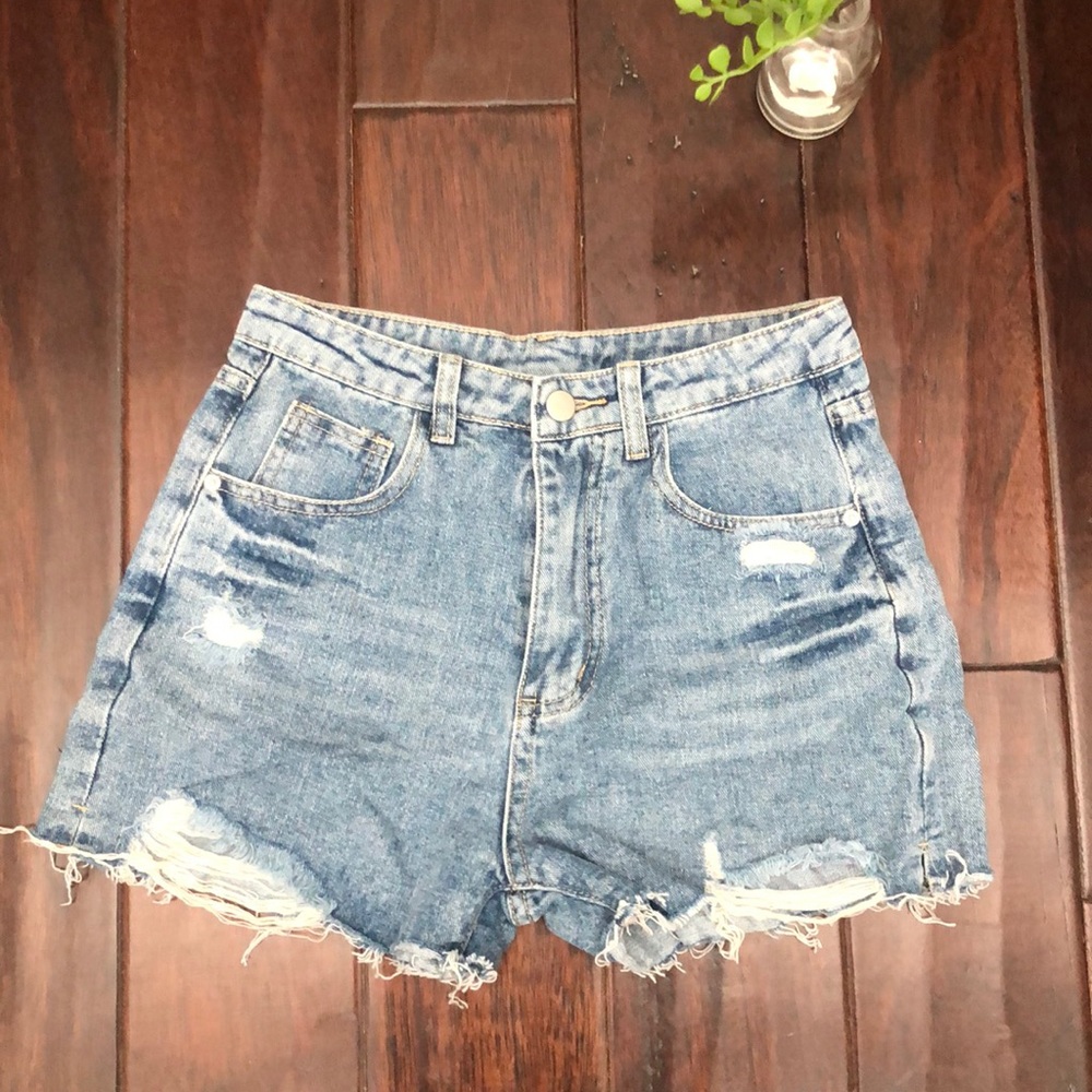 NWOT Denim High Waist Cut Off Shorts Size M